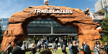 Photo: conference goers walking outside Moscone Center at Dreamforce 2018